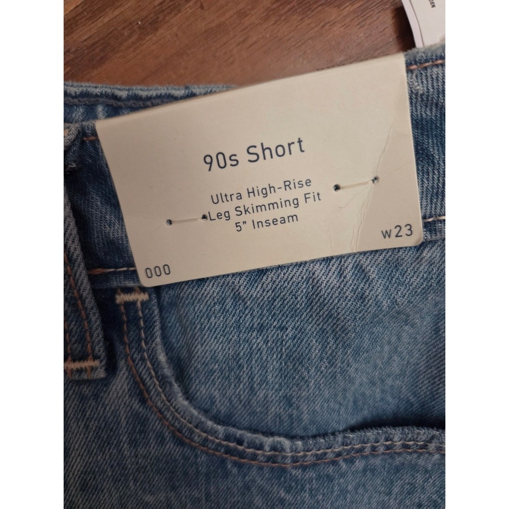Hollister 90s Short Womens 000 W23 Ultra High Rise Denim Cut Off Blue 5 Inseam - Picture 2 of 7